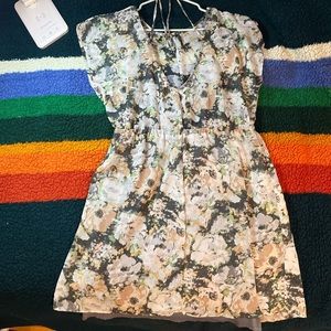 Short flower pattern grey and blue dress